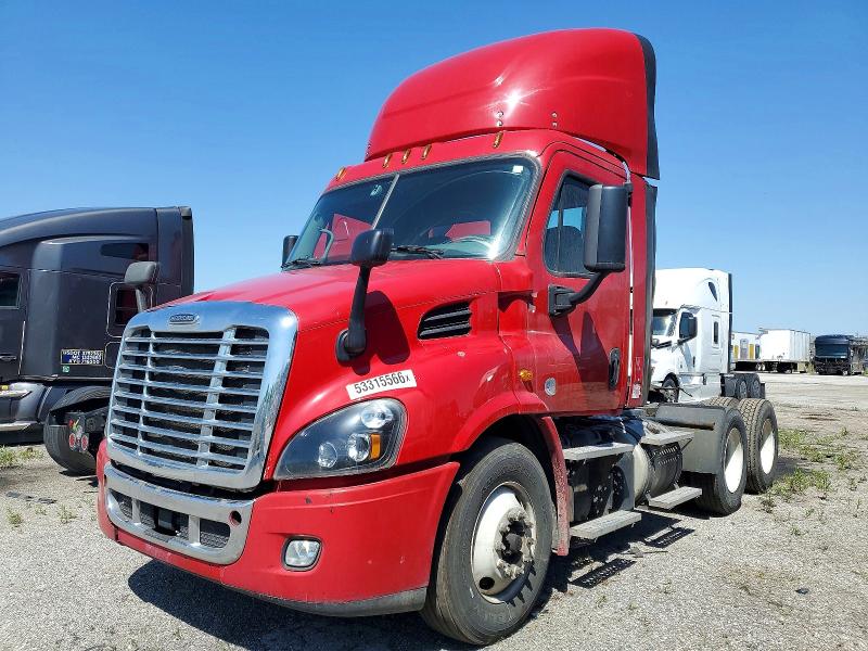 53315566 :رقم المزاد ، 3AKJGBDV2GDHA6350 vin ، 2016 Freigliner Cascadia 113 مزاد بيع