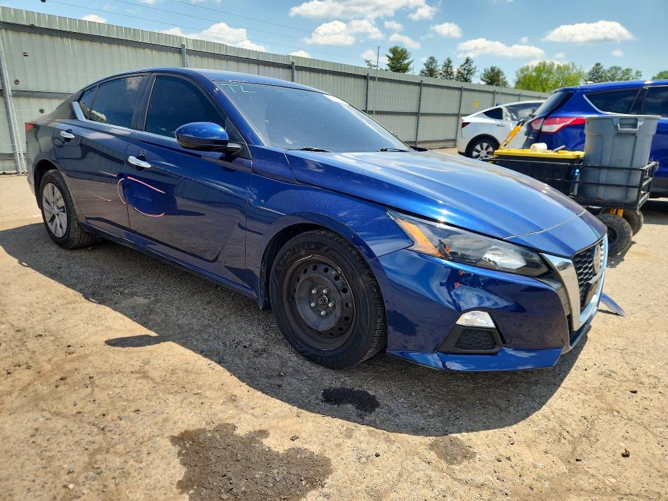 52822916 :رقم المزاد ، 1N4BL4BV3NN423624 vin ، 2022 Nissan Altima مزاد بيع