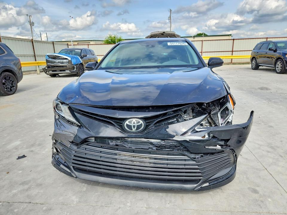 Продаж на аукціоні авто 2021 Toyota Camry, vin: 4T1C11AK2MU470671, номер лоту: 54117626