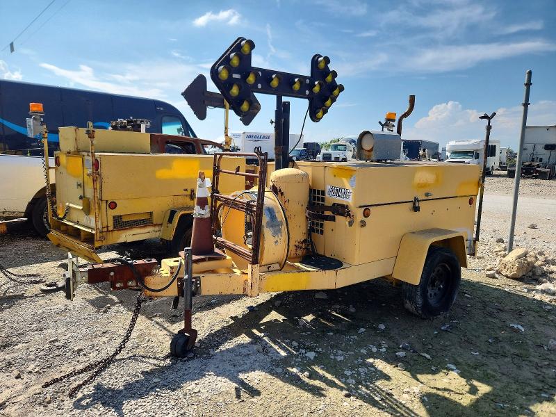 52674026 :رقم المزاد ، 1T9US0617WS055234 vin ، 1999 Team Fenex Trailers مزاد بيع