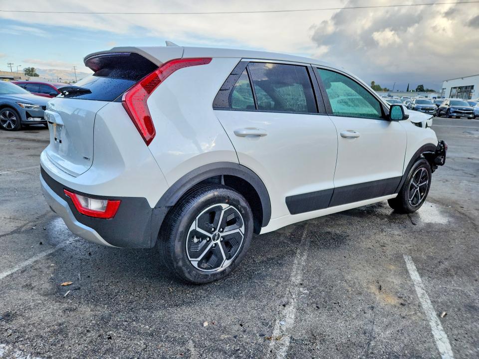 52225756 :رقم المزاد ، KNDCP3LE3T5330952 vin ، 2026 Kia Niro مزاد بيع
