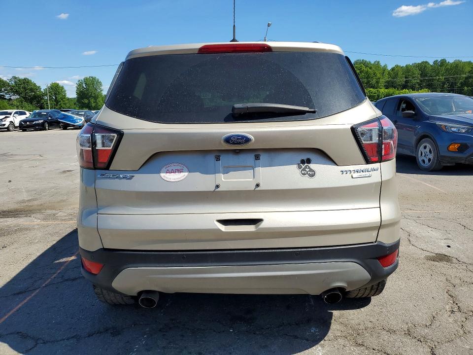 53409846 :رقم المزاد ، 1FMCU0J9XHUC21880 vin ، 2017 Ford Escape مزاد بيع