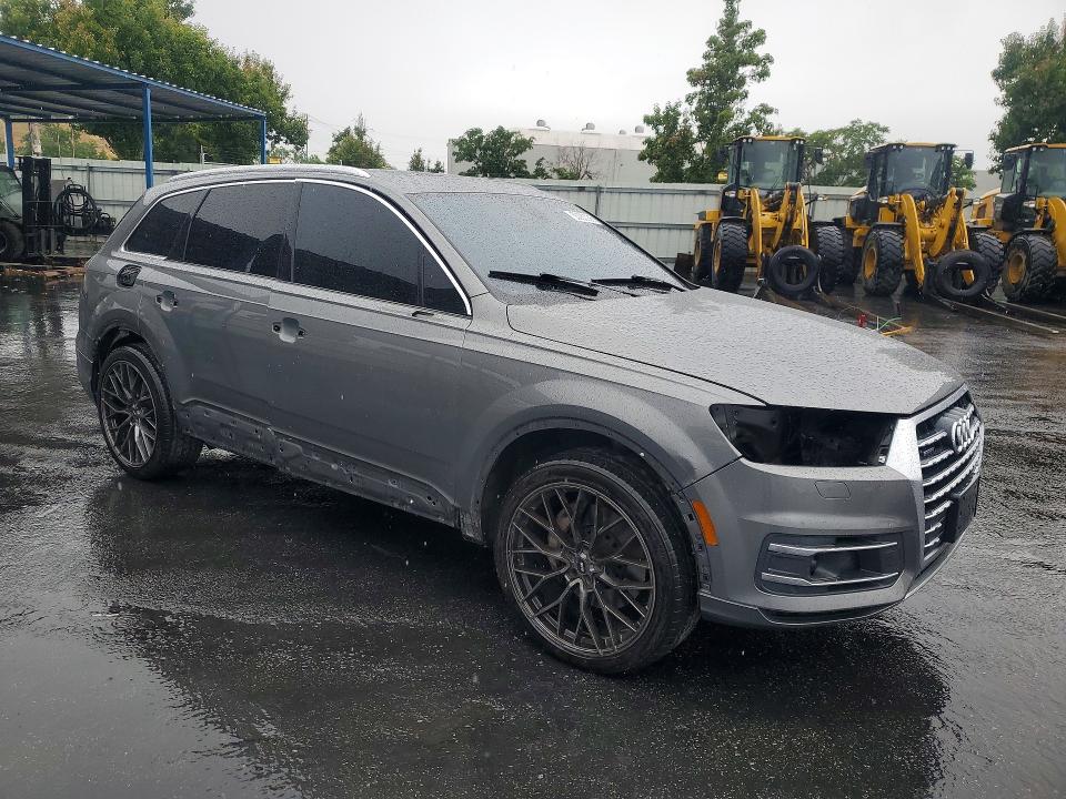 55080936 :رقم المزاد ، WA1VAAF76HD013606 vin ، 2017 Audi Q7 مزاد بيع