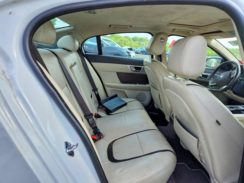 2015 Jaguar Xf მანქანა იყიდება აუქციონზე, vin: SAJWJ0FF2F8U53048, აუქციონის ნომერი: 53473766