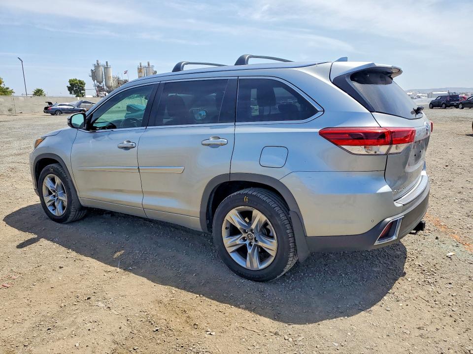 53447496 :رقم المزاد ، 5TDDZRFH6HS410691 vin ، 2017 Toyota Highlander مزاد بيع