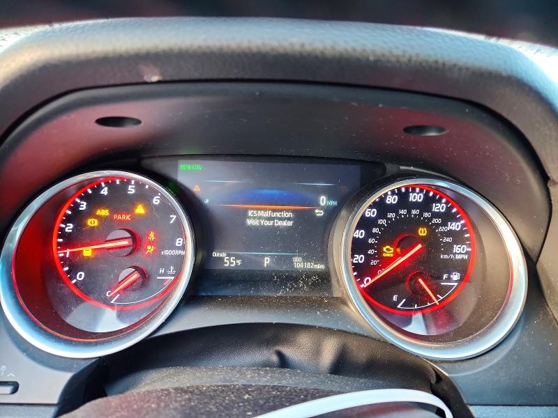 54690426 :رقم المزاد ، 4T1B61HK6JU105862 vin ، 2018 Toyota Camry مزاد بيع
