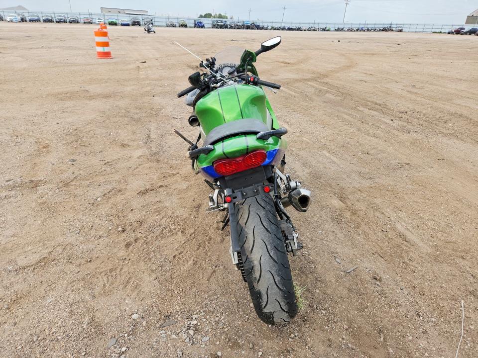 2000 Kawasaki Zx900 მანქანა იყიდება აუქციონზე, vin: JKAZX2E1XYA001737, აუქციონის ნომერი: 53942356
