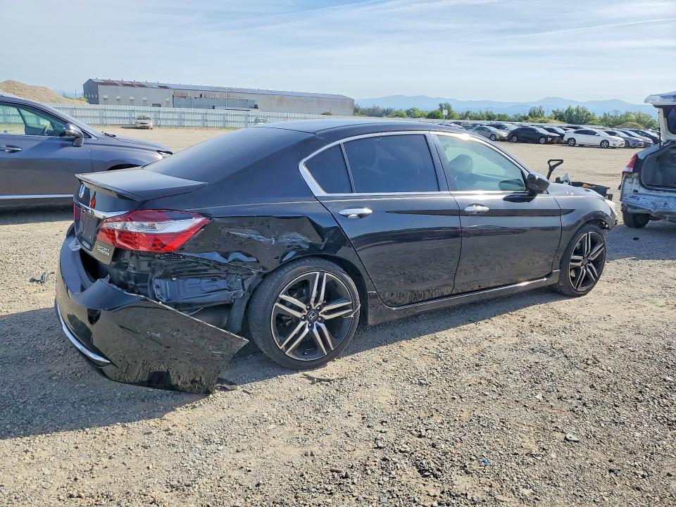Продажа на аукционе авто 2017 Honda Accord, vin: 1HGCR2F14HA184235, номер лота: 52093486