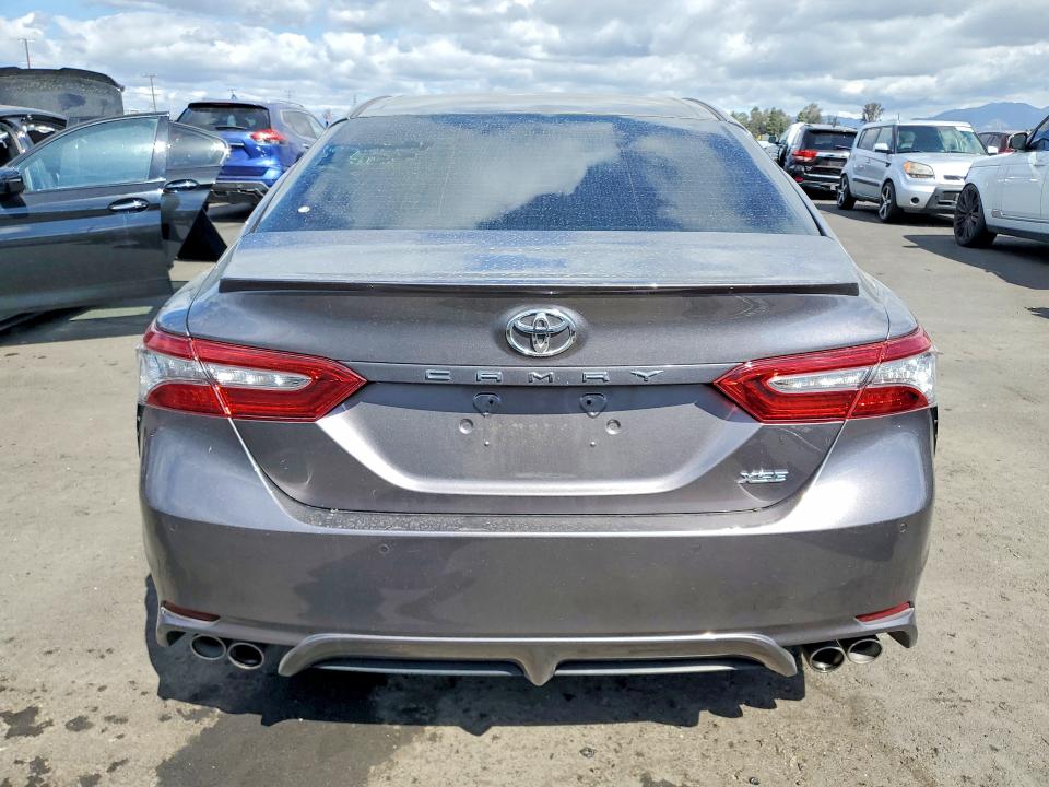Aukcja sprzedaży 2018 Toyota Camry, vin: 4T1B61HK2JU061276, numer aukcji: 52232796