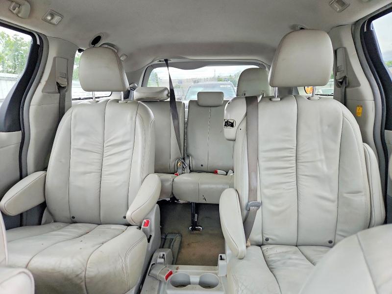 2011 Toyota Sienna მანქანა იყიდება აუქციონზე, vin: 5TDYK3DC8BS028972, აუქციონის ნომერი: 52812516