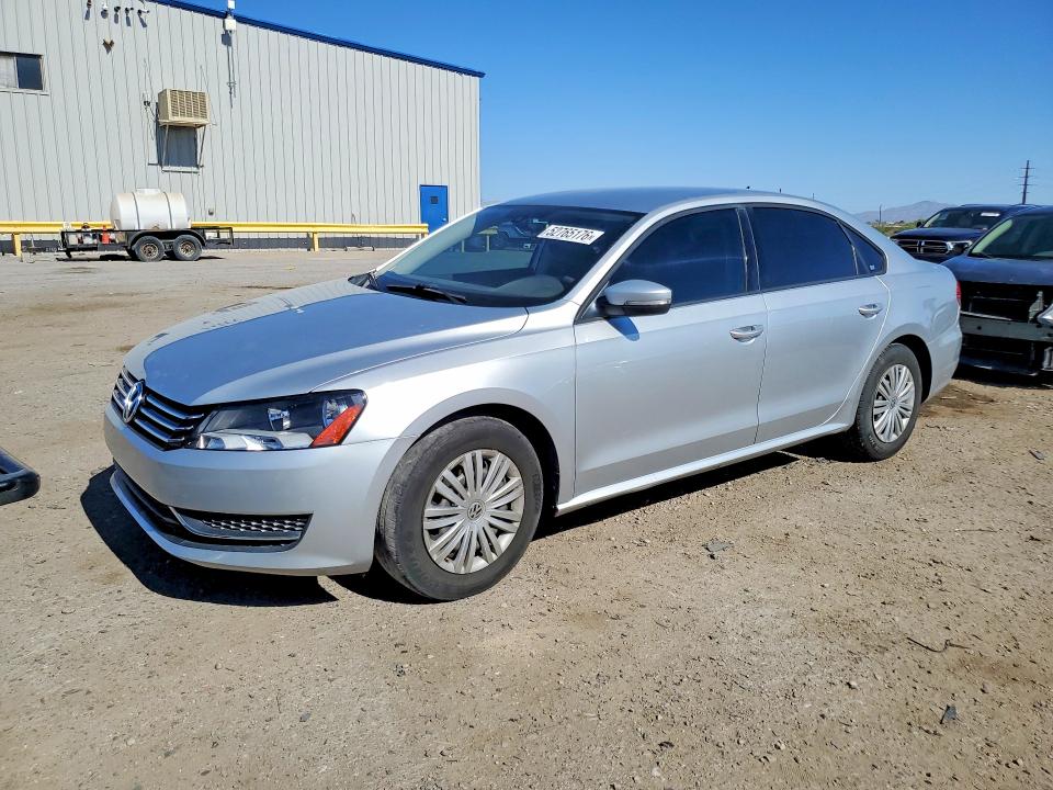 52765176 :رقم المزاد ، 1VWAT7A34FC010404 vin ، 2015 Volkswagen Passat مزاد بيع