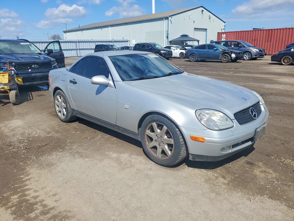 52551346 :رقم المزاد ، WDBKK47F4XF098069 vin ، 1999 Mercedes-benz Slk مزاد بيع