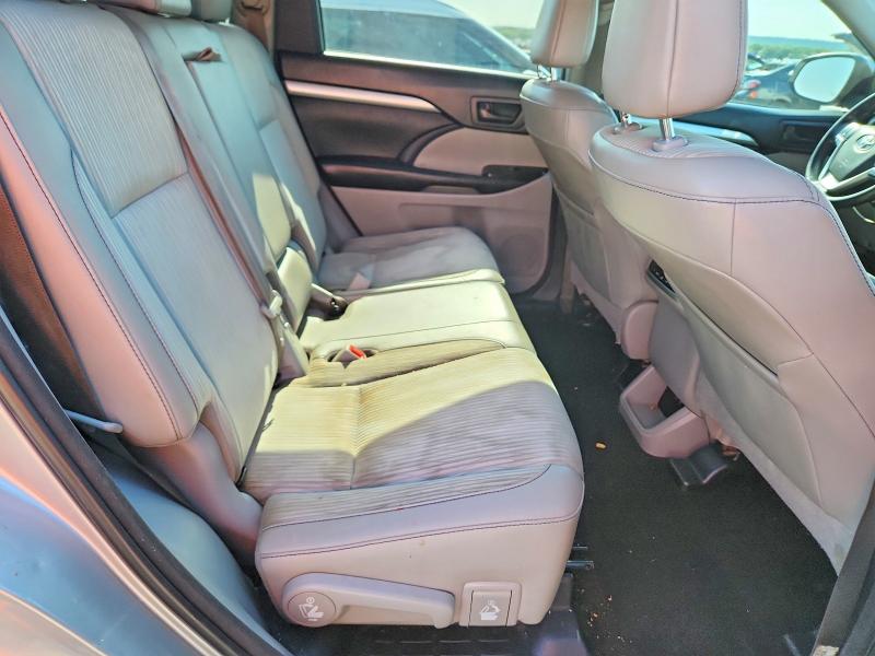 2018 Toyota Highlander მანქანა იყიდება აუქციონზე, vin: 5TDZZRFH2JS251244, აუქციონის ნომერი: 53310656