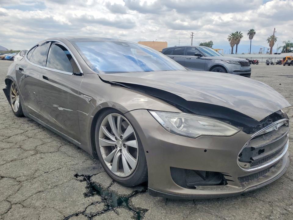 Auction sale of the 2016 Tesla Model S, vin: 5YJSA1E20GF123881, lot number: 55376016