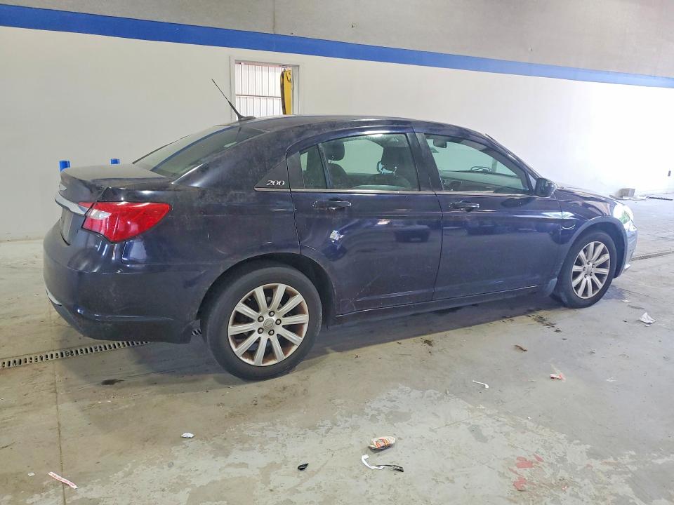 53568636 :رقم المزاد ، 1C3BC1FG2BN525419 vin ، 2011 Chrysler 200 مزاد بيع