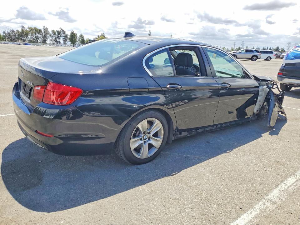 52290876 :رقم المزاد ، WBAFR1C53BC746485 vin ، 2011 Bmw 528 مزاد بيع