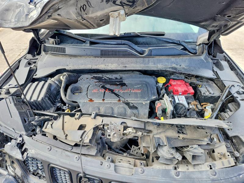 55164636 :رقم المزاد ، 3C4NJDBB4KT621188 vin ، 2019 Jeep Compass مزاد بيع