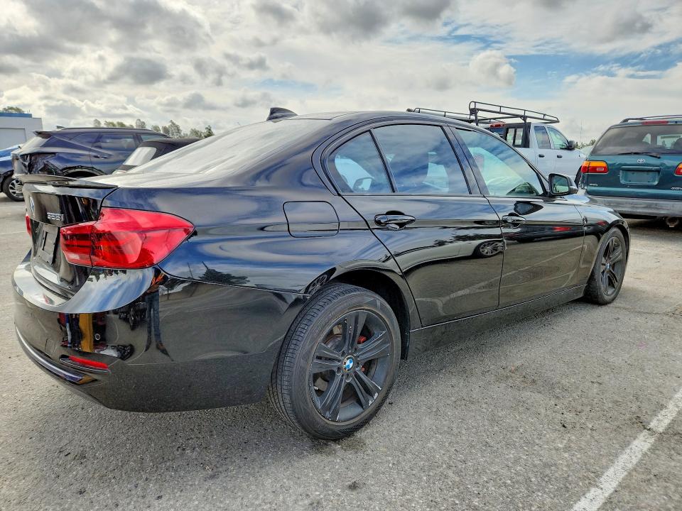 51436406 :رقم المزاد ، WBA8E3G52GNU02443 vin ، 2016 Bmw 328 مزاد بيع