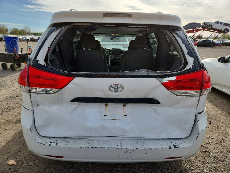 54777286 :رقم المزاد ، 5TDZK3DCXDS298485 vin ، 2013 Toyota Sienna مزاد بيع