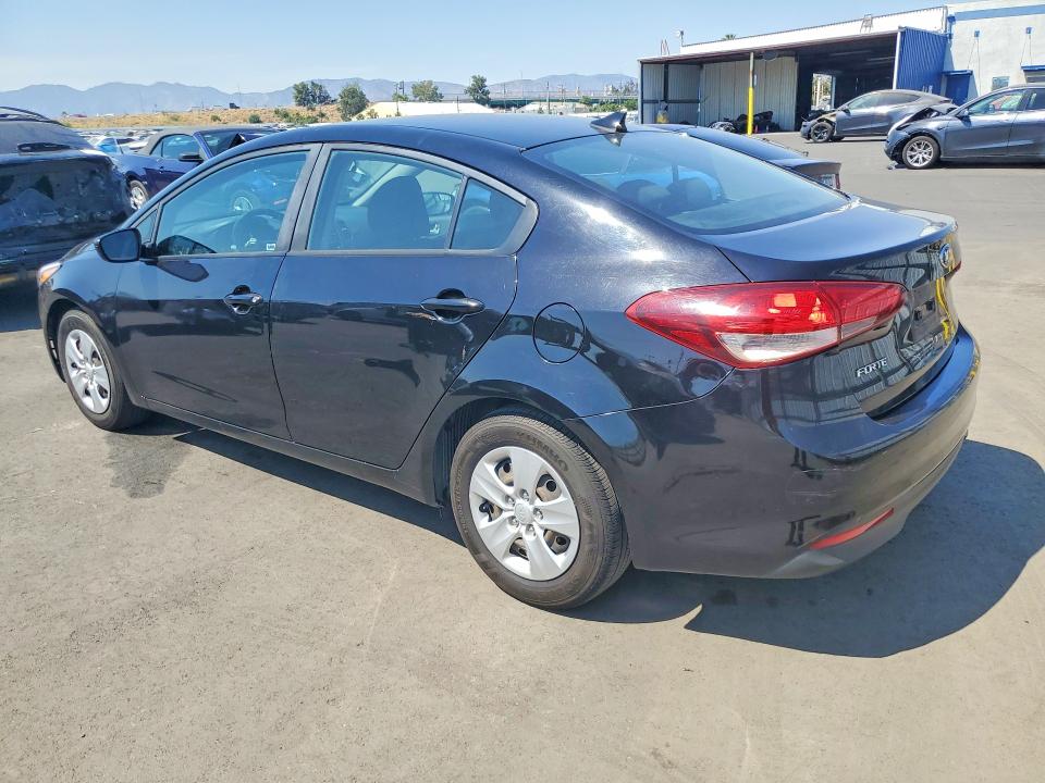 54531776 :رقم المزاد ، 3KPFK4A73HE152879 vin ، 2017 Kia Forte مزاد بيع