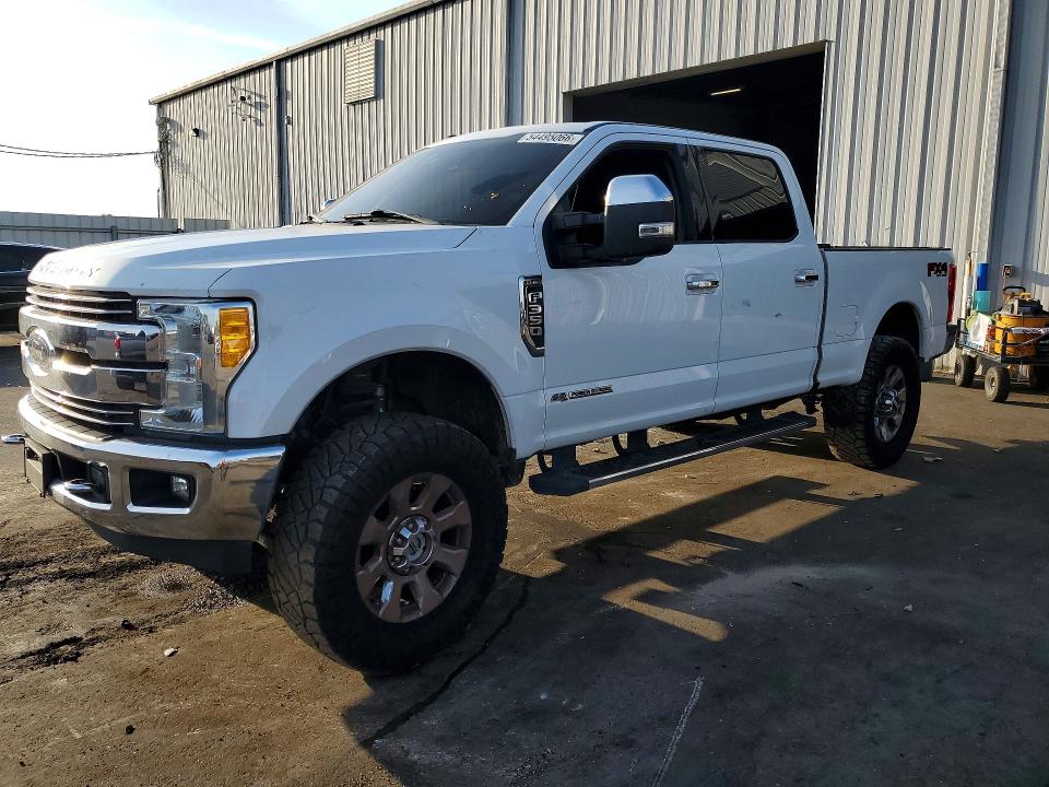 54495066 :رقم المزاد ، 1FT8W3BT8HEB13171 vin ، 2017 Ford F350 مزاد بيع