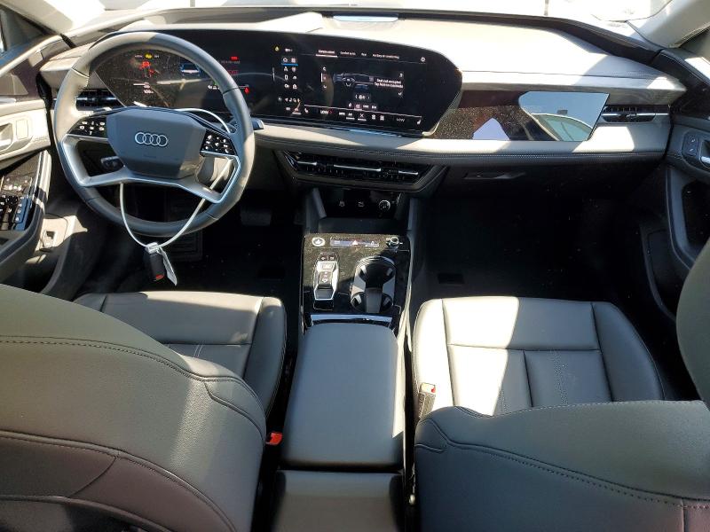 52835086 :رقم المزاد ، WAU2CAGH1SA014047 vin ، 2025 Audi A6 E-tron مزاد بيع