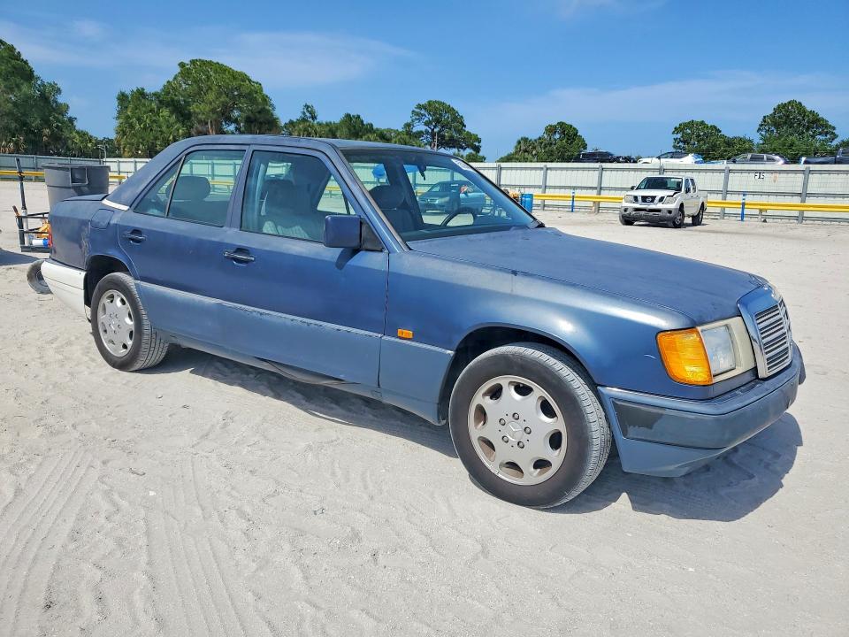 55384606 :رقم المزاد ، WDB1240231B744033 vin ، 1992 Mercedes-benz C-class 30 مزاد بيع