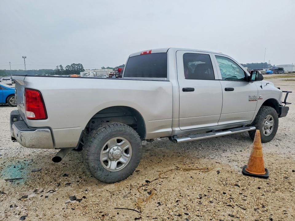 52566326 :رقم المزاد ، 3C6UR5CL9FG511423 vin ، 2015 Ram 2500 مزاد بيع