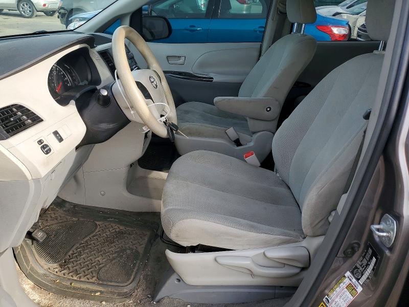 54678636 :رقم المزاد ، 5TDZK3DC4BS108726 vin ، 2011 Toyota Sienna مزاد بيع