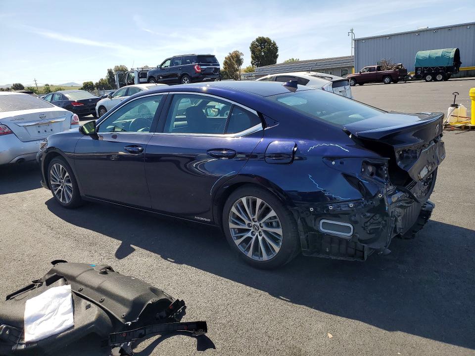 53285526 :رقم المزاد ، 58AD21B14LU010250 vin ، 2020 Lexus Es مزاد بيع