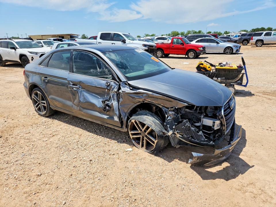 Продаж на аукціоні авто 2018 Audi A3, vin: WAUAUGFF1J1060889, номер лоту: 54394326