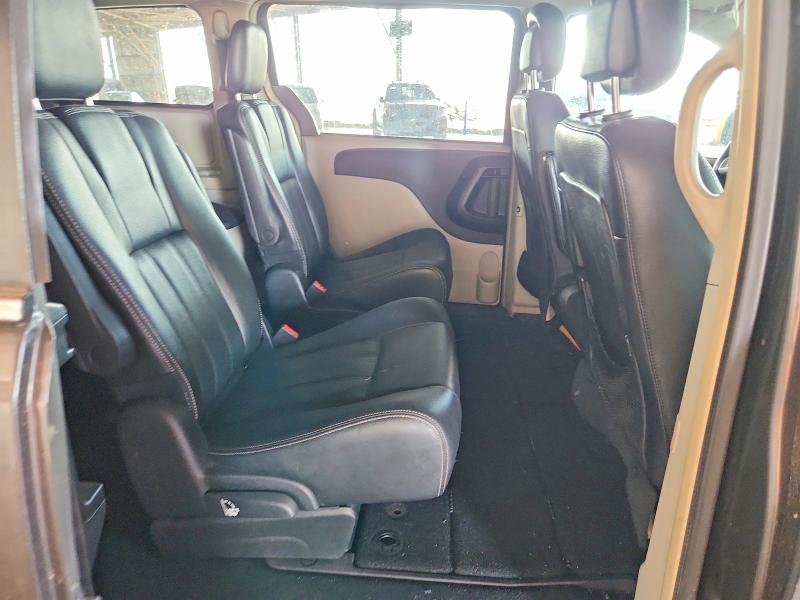 53701406 :رقم المزاد ، 2C4RC1BG4GR302048 vin ، 2016 Chrysler Town & Country مزاد بيع