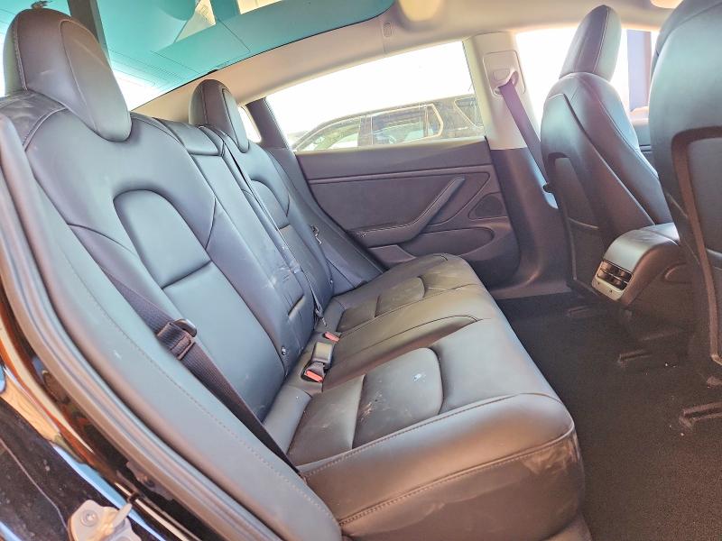 54718656 :رقم المزاد ، 5YJ3E1EA4JF176073 vin ، 2018 Tesla Model 3 مزاد بيع