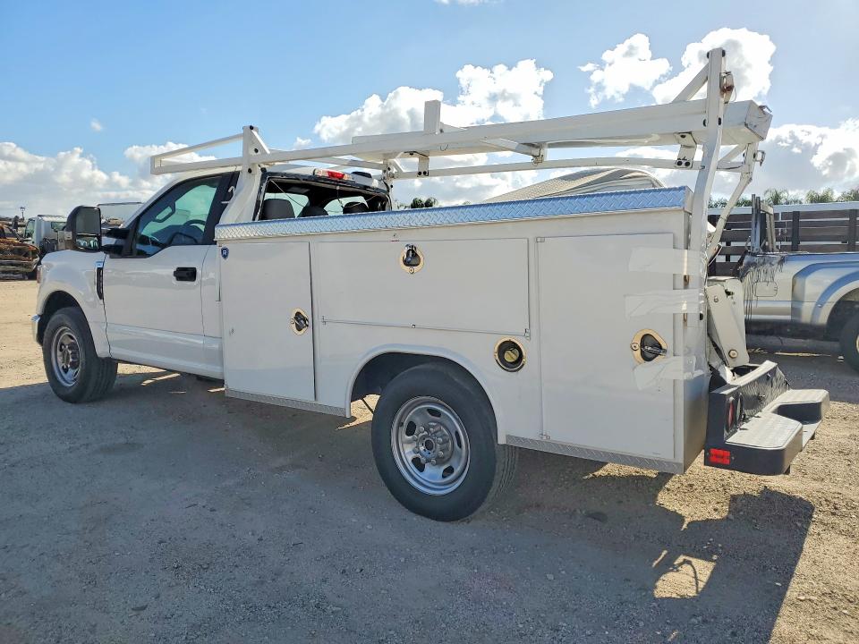 52900476 :رقم المزاد ، 1FDRF3E6XNEC66944 vin ، 2022 Ford F350 مزاد بيع