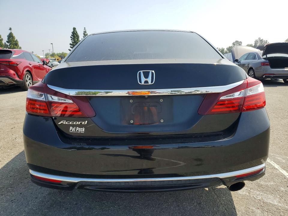 Auction sale of the 2017 Honda Accord, vin: 1HGCR2F31HA243372, lot number: 51917206