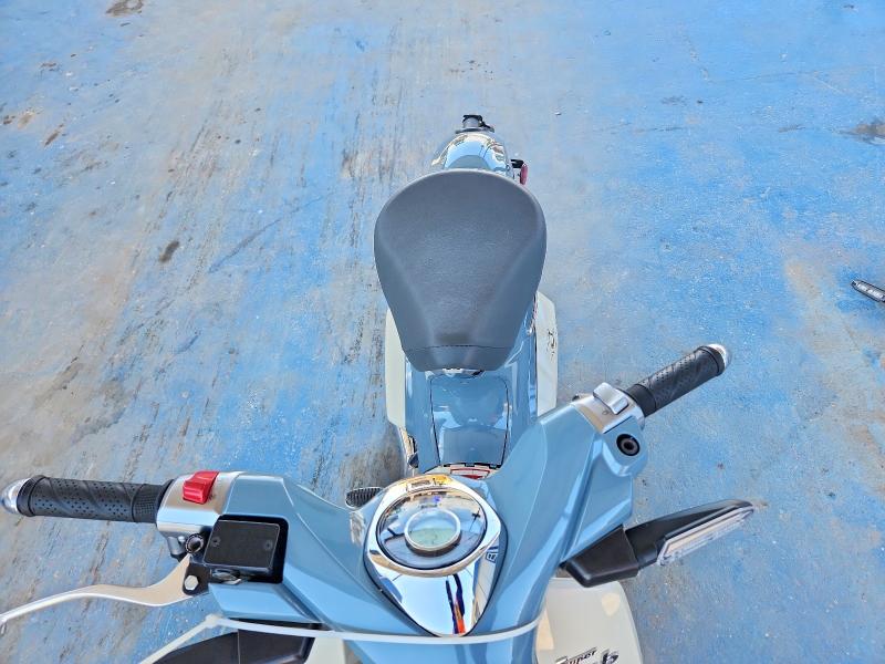 53881426 :رقم المزاد ، MLHJA585XP5100017 vin ، 2023 Honda C125 مزاد بيع