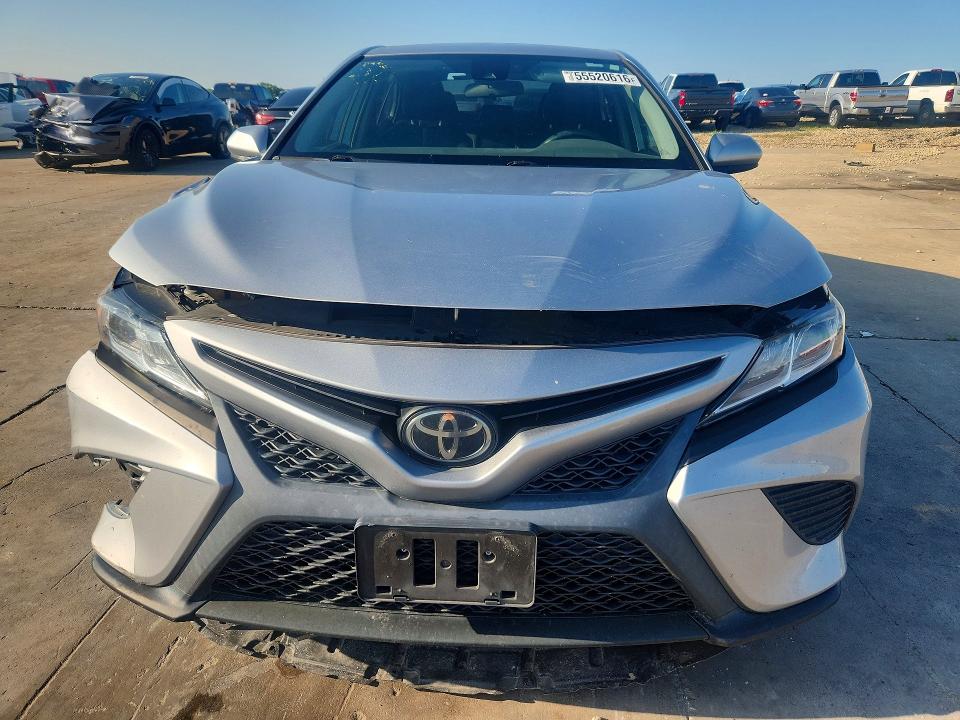 55520616 :رقم المزاد ، 4T1G11AK2LU333536 vin ، 2020 Toyota Camry مزاد بيع