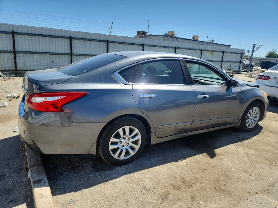2017 Nissan Altima მანქანა იყიდება აუქციონზე, vin: 1N4AL3AP9HN305073, აუქციონის ნომერი: 53851666