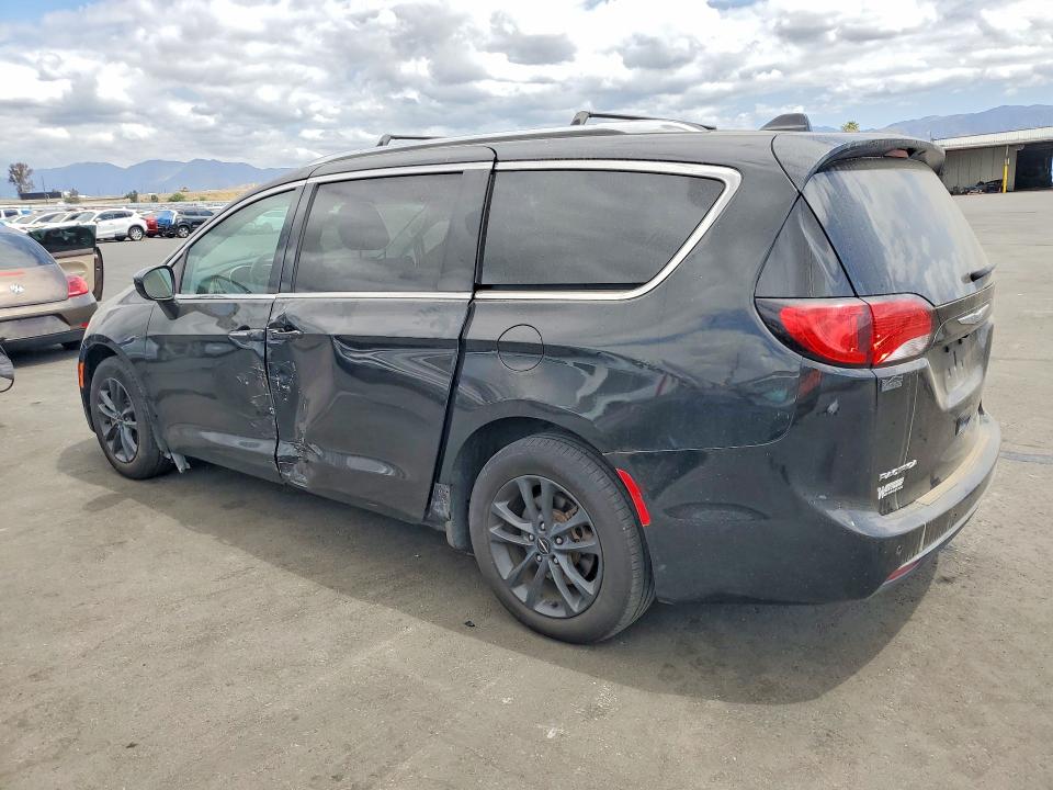 54890916 :رقم المزاد ، 2C4RC1BG1JR356155 vin ، 2018 Chrysler Pacifica مزاد بيع