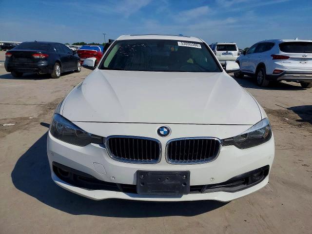 53095386 :رقم المزاد ، WBA8E1G30HNU16507 vin ، 2017 Bmw 320 مزاد بيع