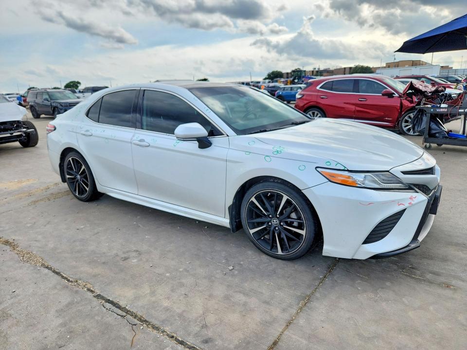 55052966 :رقم المزاد ، 4T1BZ1HK1KU026799 vin ، 2019 Toyota Camry مزاد بيع
