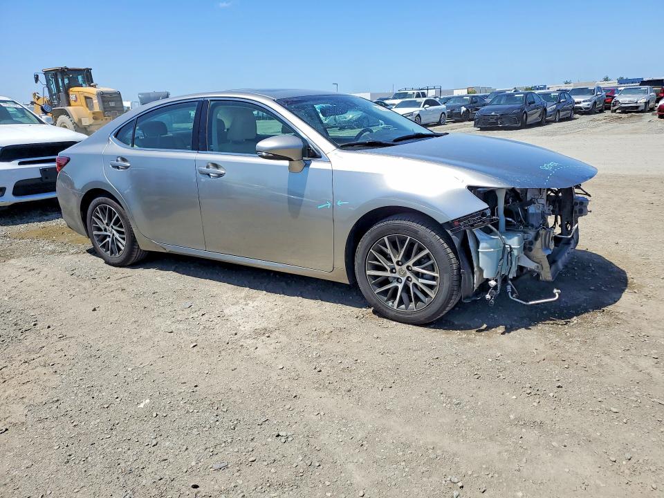 52733366 :رقم المزاد ، 58ABK1GG8HU059625 vin ، 2017 Lexus Es مزاد بيع