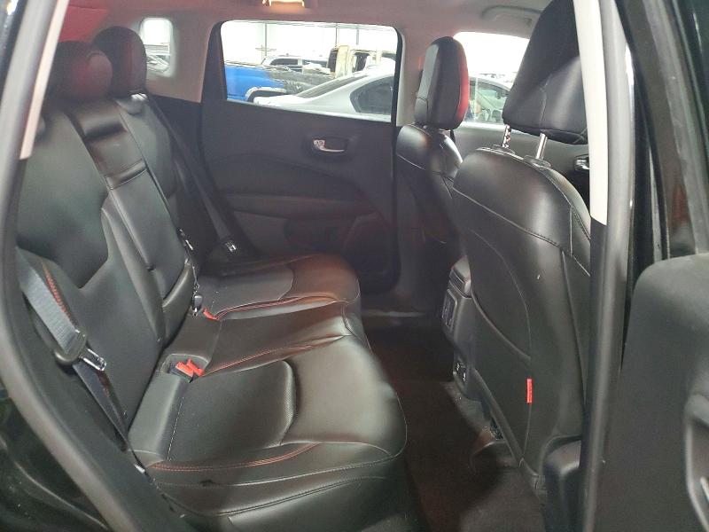 54914516 :رقم المزاد ، 3C4NJDDB6JT262731 vin ، 2018 Jeep Compass مزاد بيع