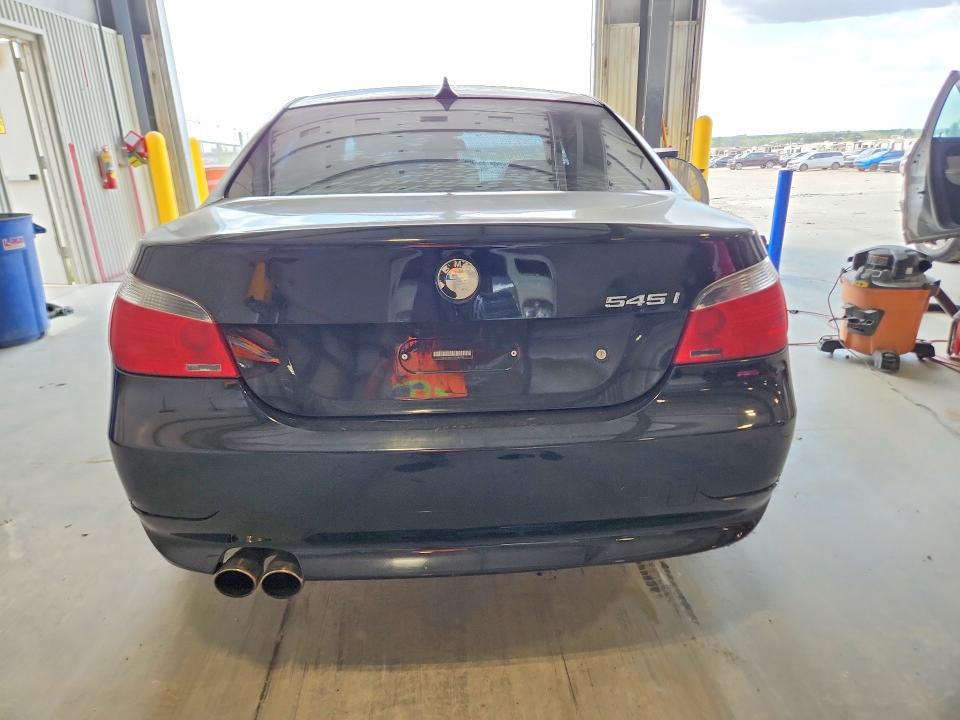 2005 Bmw 545 მანქანა იყიდება აუქციონზე, vin: WBANB33535CN63314, აუქციონის ნომერი: 53220256