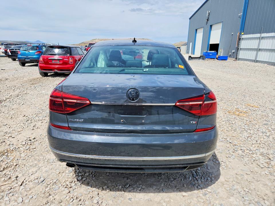 52427796 :رقم المزاد ، 1VWDT7A38HC026086 vin ، 2017 Volkswagen Passat مزاد بيع