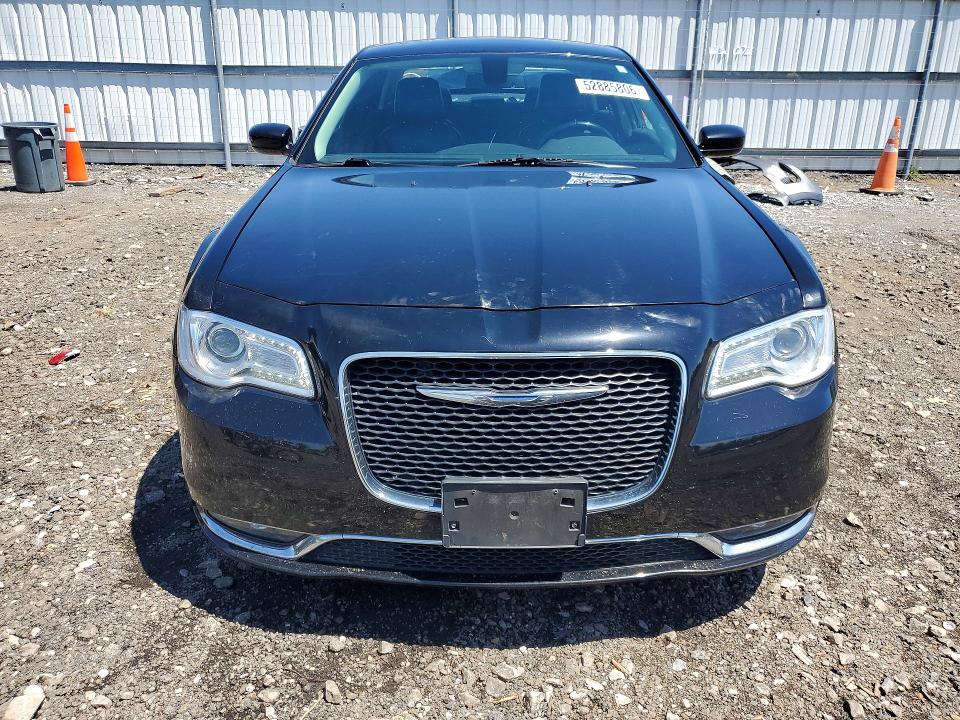 Продажа на аукционе авто 2017 Chrysler 300, vin: 2C3CCAAG5HH552417, номер лота: 52885806