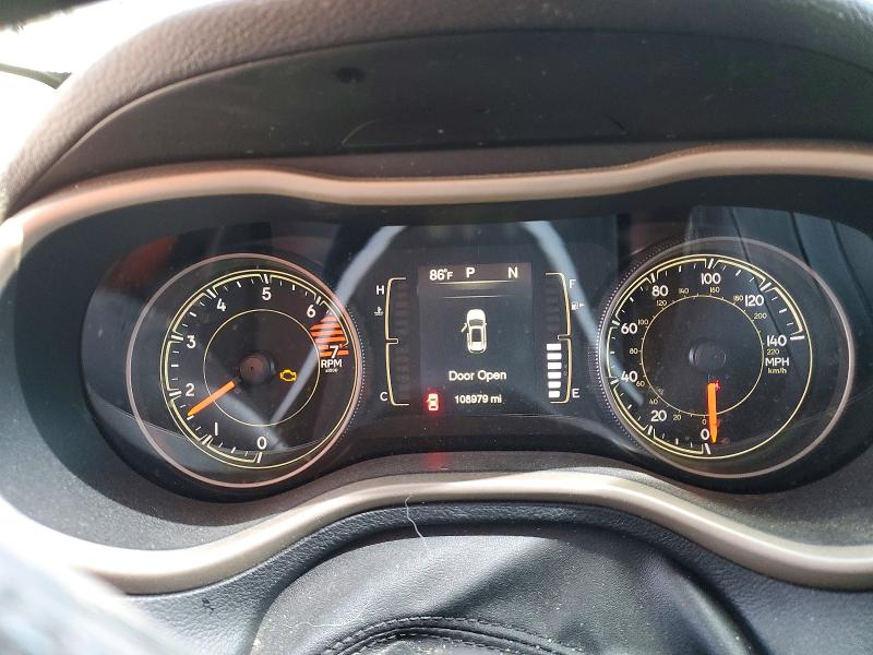 53809536 :رقم المزاد ، 1C4PJLCB9JD576786 vin ، 2018 Jeep Cherokee مزاد بيع