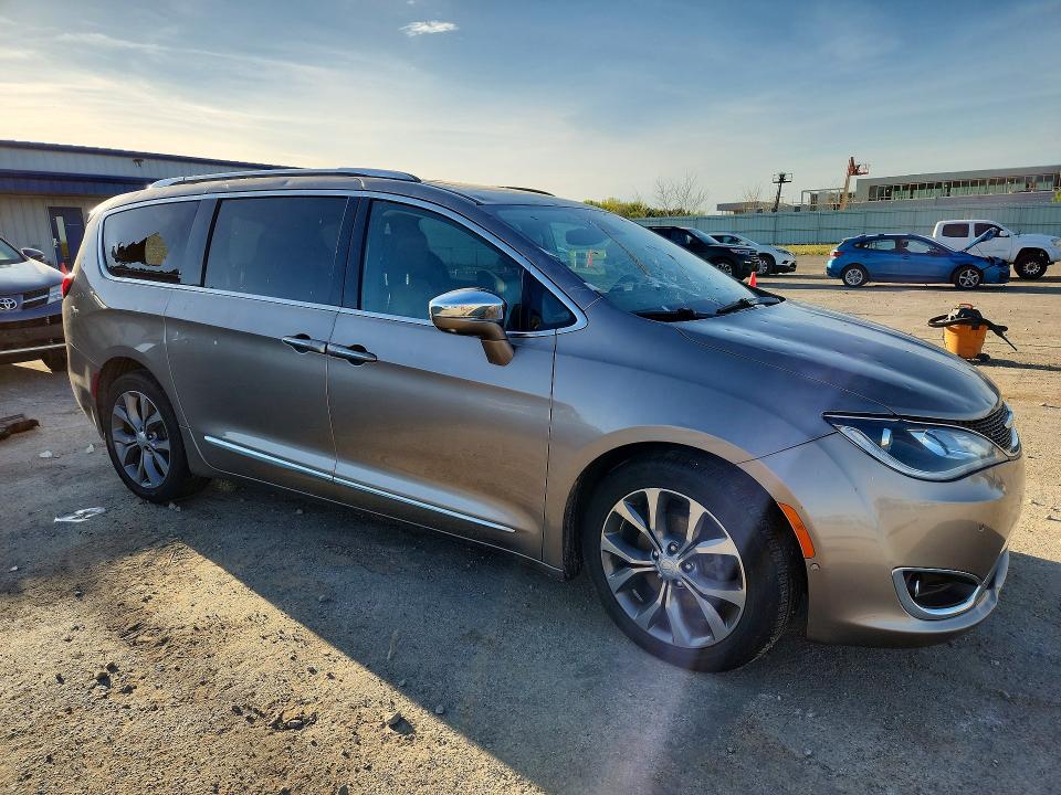 53112846 :رقم المزاد ، 2C4RC1GG2HR564872 vin ، 2017 Chrysler Pacifica مزاد بيع
