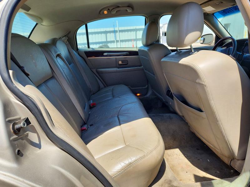 53301726 :رقم المزاد ، 2LNBL8CV5AX750840 vin ، 2010 Lincoln Town Car مزاد بيع