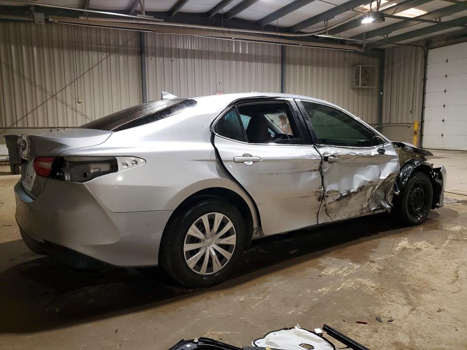 53199226 :رقم المزاد ، 4T1C31AK3LU014025 vin ، 2020 Toyota Camry مزاد بيع